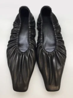 Ballerines argentées chaussures plates plissées à bout carré