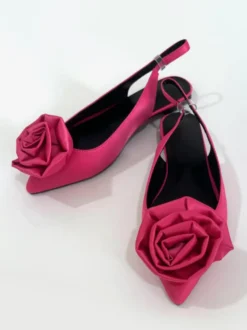 Ballerines en satin à bout pointu et détails floraux pour femmes