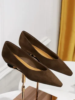 Ballerines plates en daim à bout pointu pour femmes