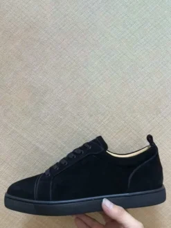 Baskets noires pour hommes bout rond lacets style skate