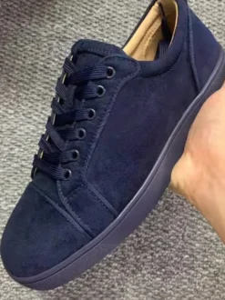 Baskets noires pour hommes bout rond lacets style skate