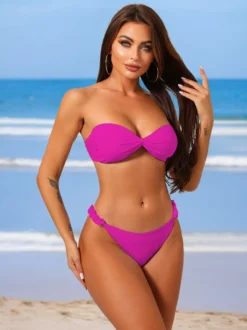 Bikini bandeau uni à volants pour la plage en été 2026