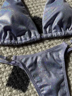 Bikini de plage d'été simple en tissu brillant pour femme 2026