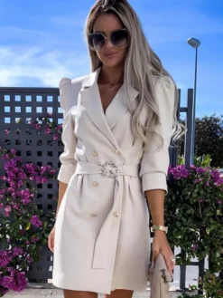 Blazer Court Femme avec Manches Longues à Col Revers Coupe Cintrée avec Boutons Unicolore