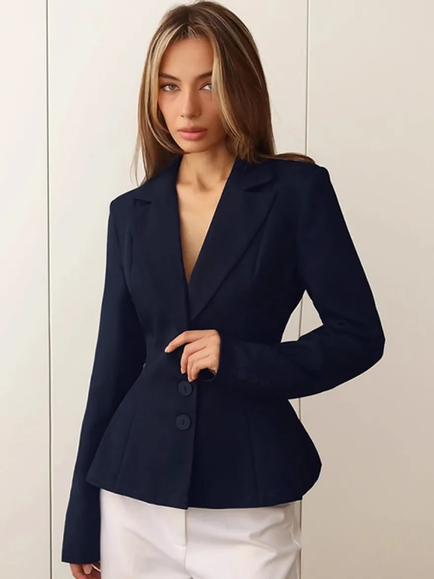 Blazer femme taille cintrée - Veste élégante à col cranté et coupe slim - Tenues professionnelles printemps 2026 au luxe discret
