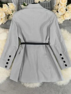 Blazer long à ceinture et revers croisés pour femme tailleur-pantalon gris