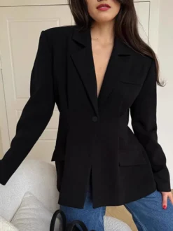Blazer noir cintré à taille haute et revers cranté pour femme