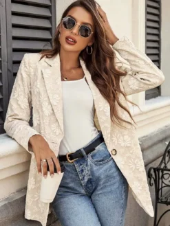 Blazer oversize pour femme en jacquard à motif floral en relief col à revers et un seul bouton coupe ample.