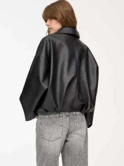 Blouson aviateur oversize en similicuir avec ceinture pour l'automne 2026