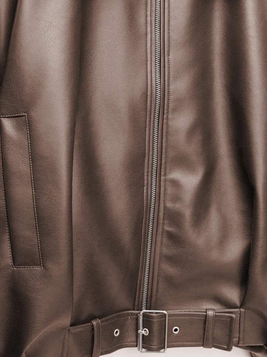 Blouson aviateur oversize en similicuir avec ceinture pour l'automne 2026