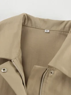 Blouson bomber léger kaki pour femme - Vêtement d'extérieur minimaliste à col zippé - Style streetwear décontracté chic et discret pour le printemps 2026