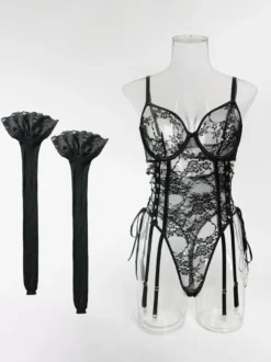 Body nuisette en dentelle noire laçage latéral résille transparente sans manches