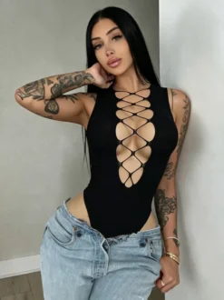 Body sans manches à découpes croisées pour femme laçage sexy sur le devant décolleté plongeant.