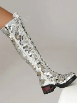 Bottes au genou argentées à plateforme pailletée et à lacets à talon aiguille