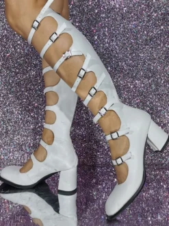 Bottes blanches à talons épais bout carré détail boucle bottes à talons doux