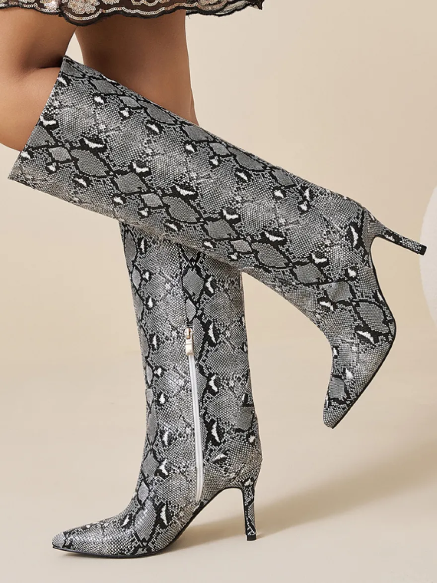 Bottes bordeaux montantes à bout pointu et talons hauts à motif serpent