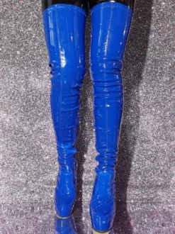 Bottes cuissardes bleues sexy à plateforme et talons hauts au-dessus du genou