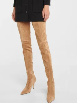 Bottes cuissardes en daim à talons hauts et bout pointu