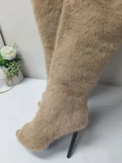 Bottes cuissardes en fausse fourrure à bout ouvert et talons hauts