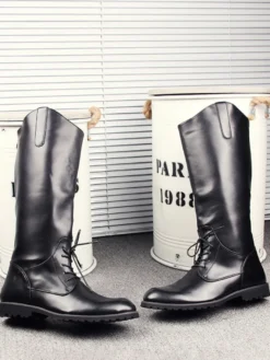 Bottes d'équitation pour hommes noires à bout rond et à lacets montantes jusqu'aux genoux