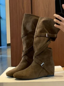 Bottes hautes en daim pour femmes bout rond boucle détail bottes plates croisées