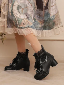 Bottes Lolita de style ROCOCO en cuir PU lacets volants chaînes bout rond chaussures Lolita noires