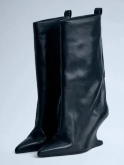 Bottes mi-mollet en daim à bout pointu et talon compensé