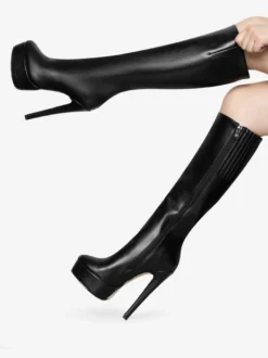 Bottes noires à plateforme et talons hauts à bout rond