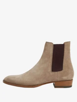 Bottines Chelsea en daim pour homme bout rond à enfiler.
