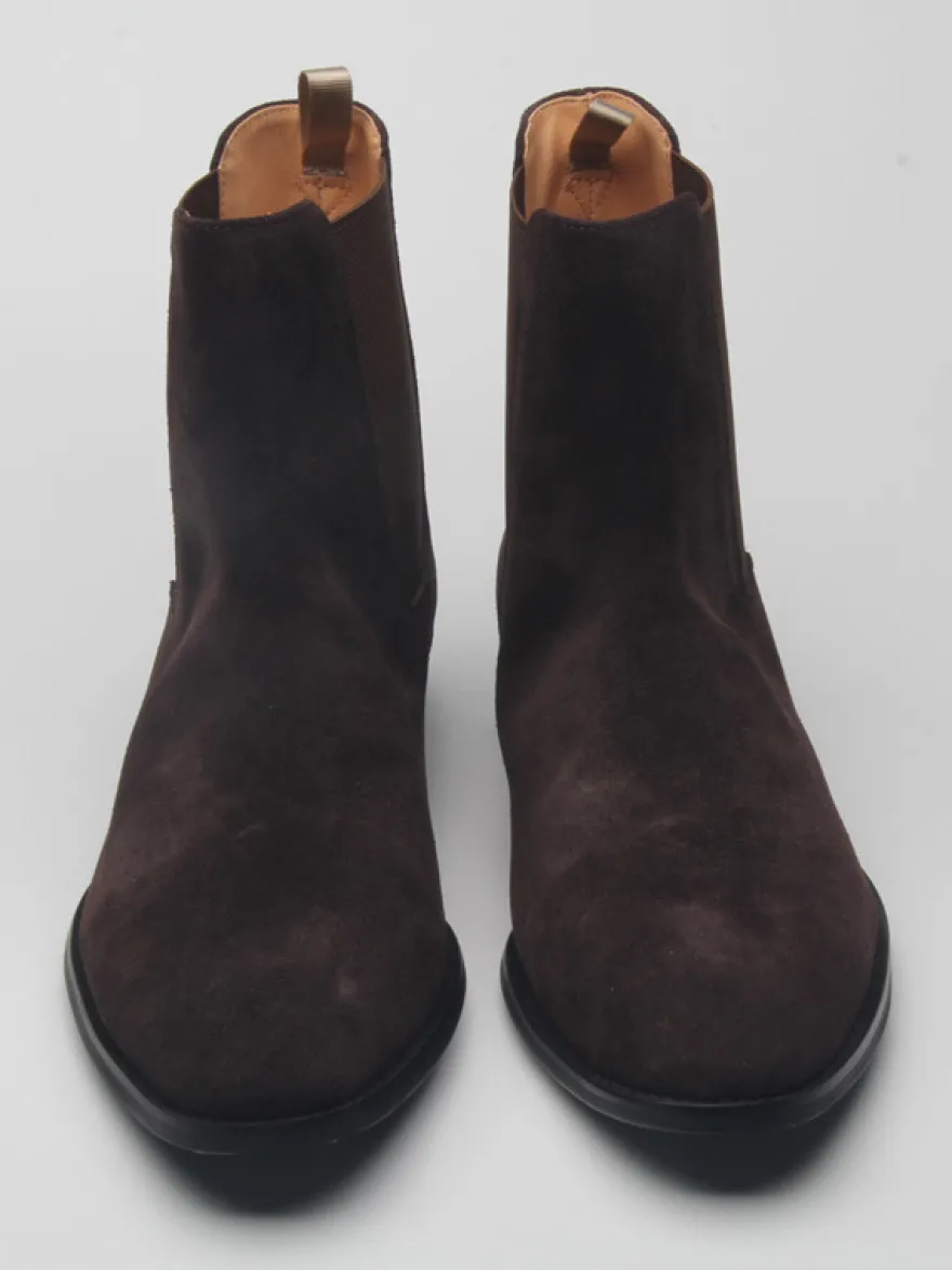 Bottines Chelsea en daim pour homme bout rond à enfiler.
