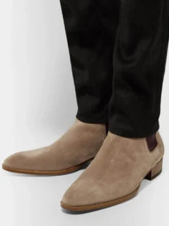 Bottines Chelsea en daim pour homme bout rond à enfiler.