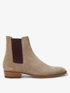 Bottines Chelsea en daim pour homme bout rond à enfiler.