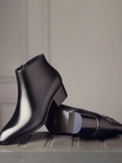 Bottines Chelsea pour hommes en cuir de vachette chic noires courtes