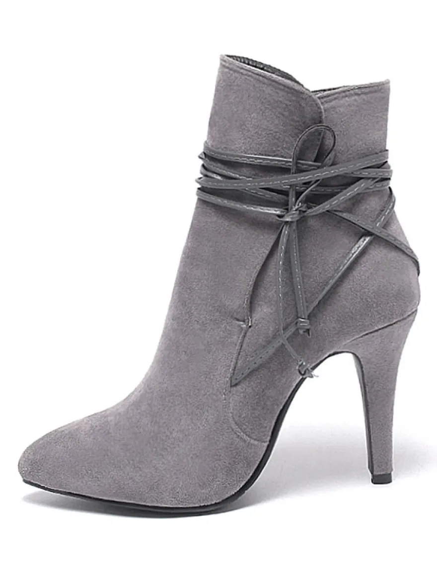 Bottines courtes à lanières à bout pointu en daim noir