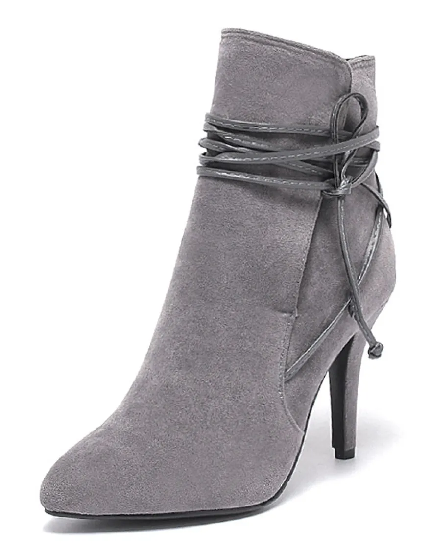 Bottines courtes à lanières à bout pointu en daim noir