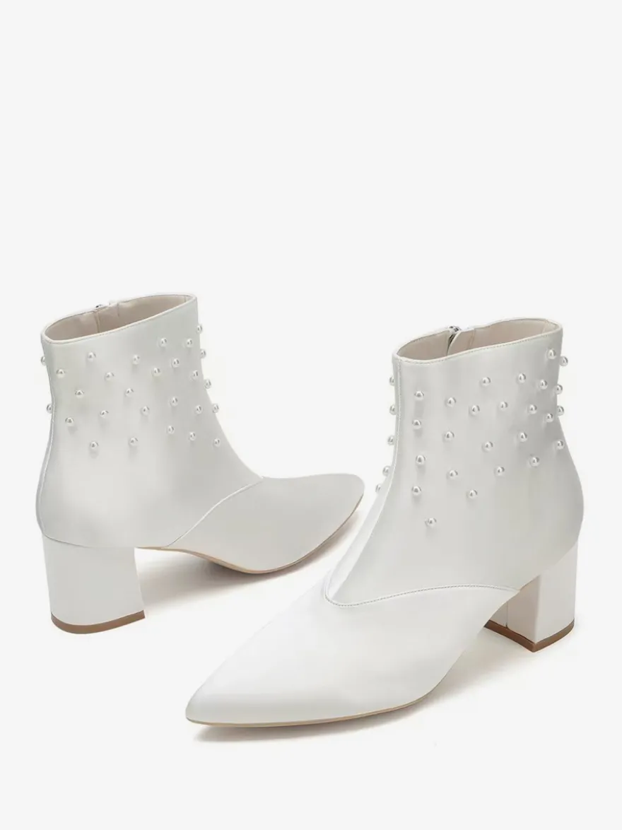 Bottines de mariage en satin à bout pointu et talons épais avec perles