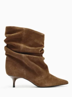 Bottines en daim à bout pointu et talon chaton