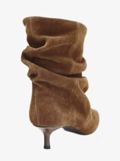 Bottines en daim à bout pointu et talon chaton