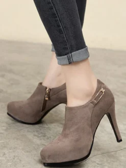 Bottines Femme Noir Micro Daim Bout Pointu Détails Métalliques Talon Aiguille Zip Latéral Bottines
