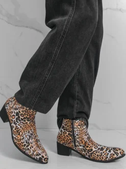 Bottines homme à talon épais et bout rond style léopard