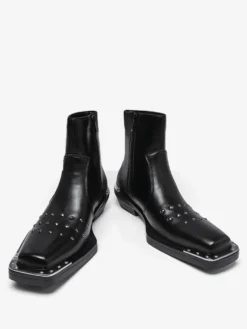 Bottines noires à bout carré et talon compensé clouté pour hommes