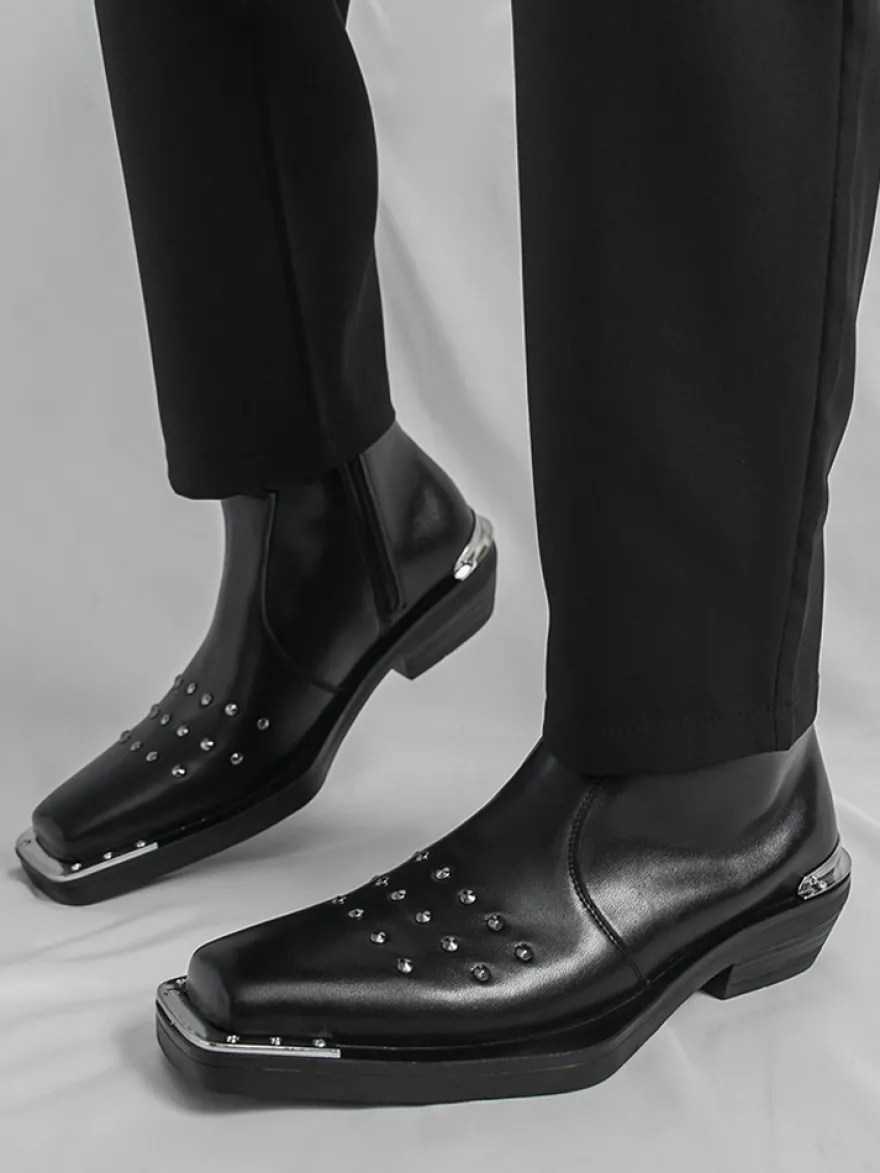 Bottines noires à bout carré et talon compensé clouté pour hommes