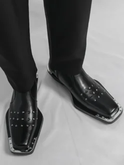 Bottines noires à bout carré et talon compensé clouté pour hommes