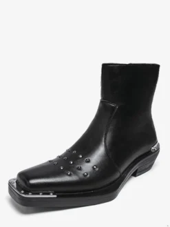 Bottines noires à bout carré et talon compensé clouté pour hommes