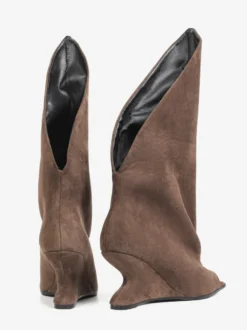 Bottines noires à bout ouvert et talon compensé