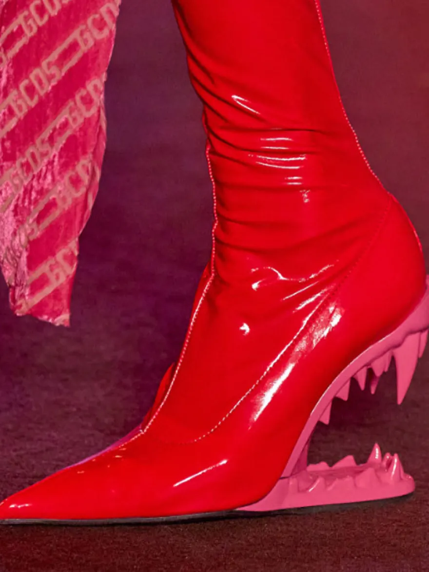 Bottines noires à bout pointu et talon compensé en PU
