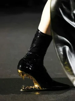 Bottines noires à bout pointu et talon compensé en PU
