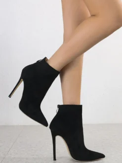 Bottines noires à bout pointu et talon aiguille pour femmes