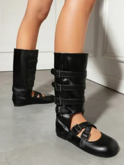 Bottines noires à bout rond pour femme style plates avec boucle et découpes