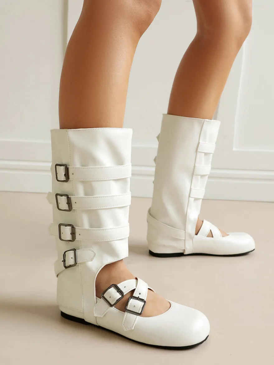 Bottines noires à bout rond pour femme style plates avec boucle et découpes